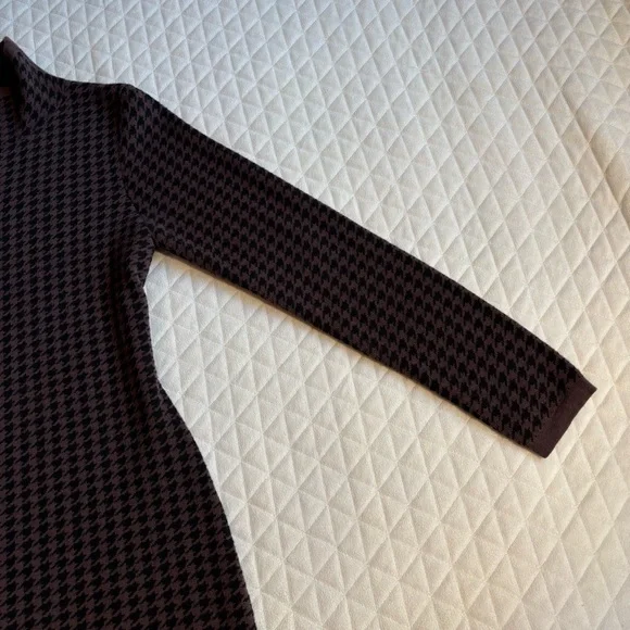 Title Nine Barra Houndstooth Tunic Sweater Dress Size M Brown Black Turtle Neck - Picture 6 of 16